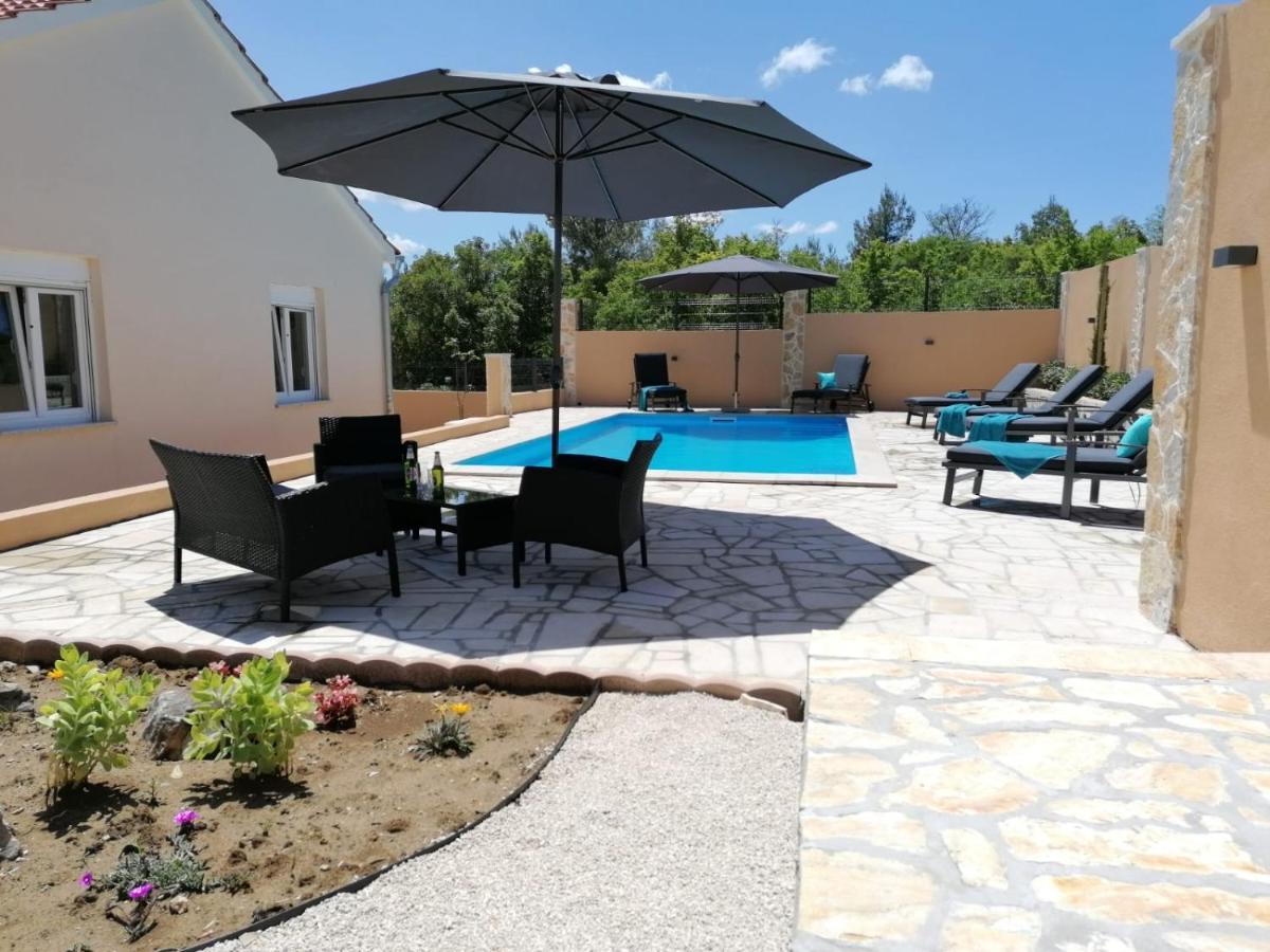 Villa Mir Pridraga Exteriör bild